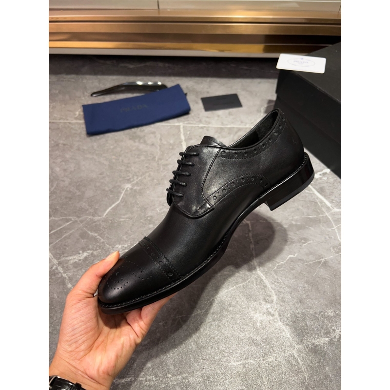Pra*a leather shoes